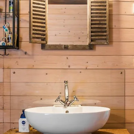 Sunny House With Sauna Сasa de vacaciones *